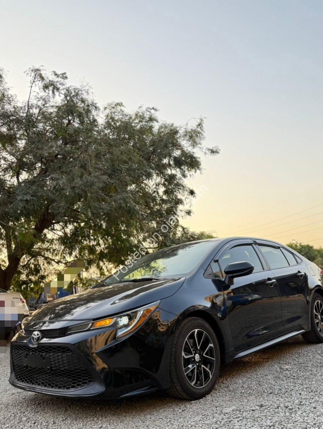 2022 Toyota Corolla LE – Accident-Free with Apple CarPlay