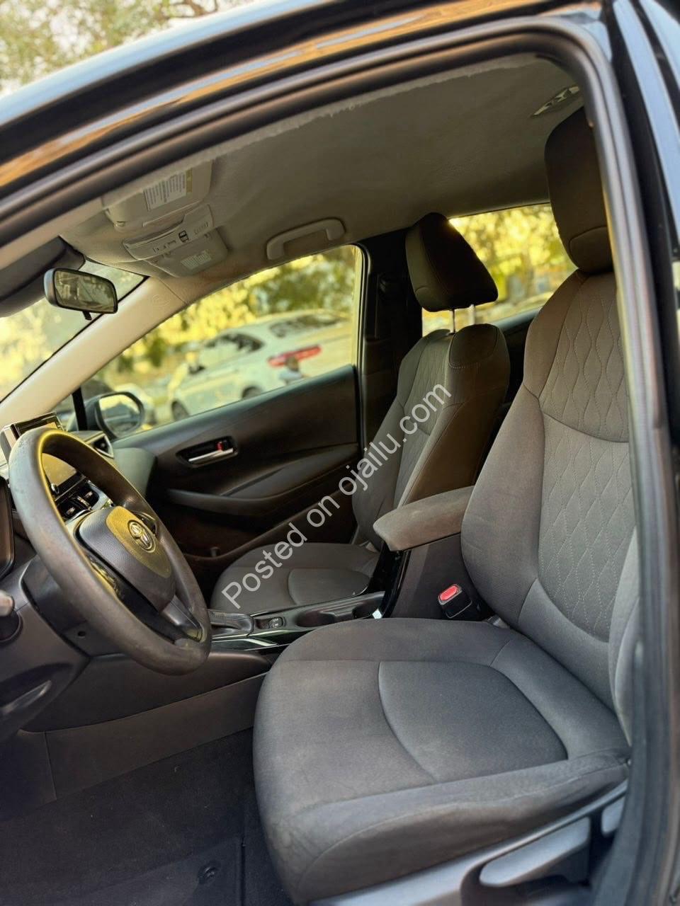2022 Toyota Corolla LE – Accident-Free with Apple CarPlay