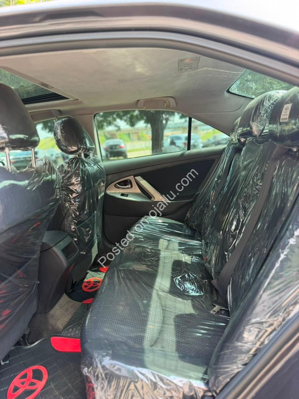 “2010 Toyota Camry SE: Keyless, Sunroof, Alloys, Genuine Duty – 11.6M”
