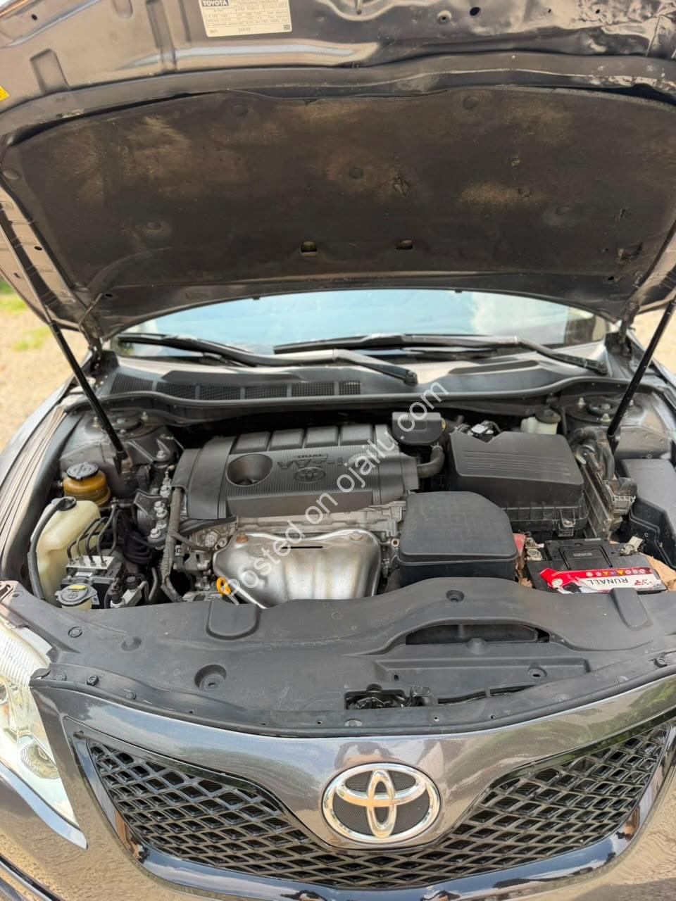 “2010 Toyota Camry SE: Keyless, Sunroof, Alloys, Genuine Duty – 11.6M”