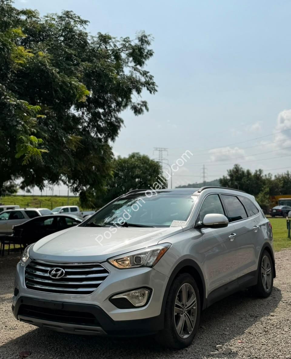 2015 Hyundai Santa Fe: Panoramic Luxury, Genuine Duty – ₦17.5M