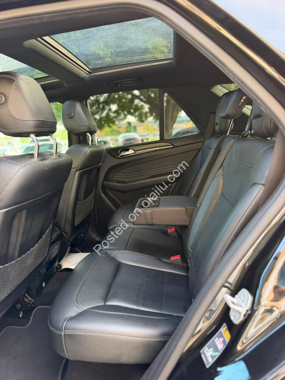**2018 Mercedes GLE350 – Mint, Genuine Duty, Panoramic Roof**