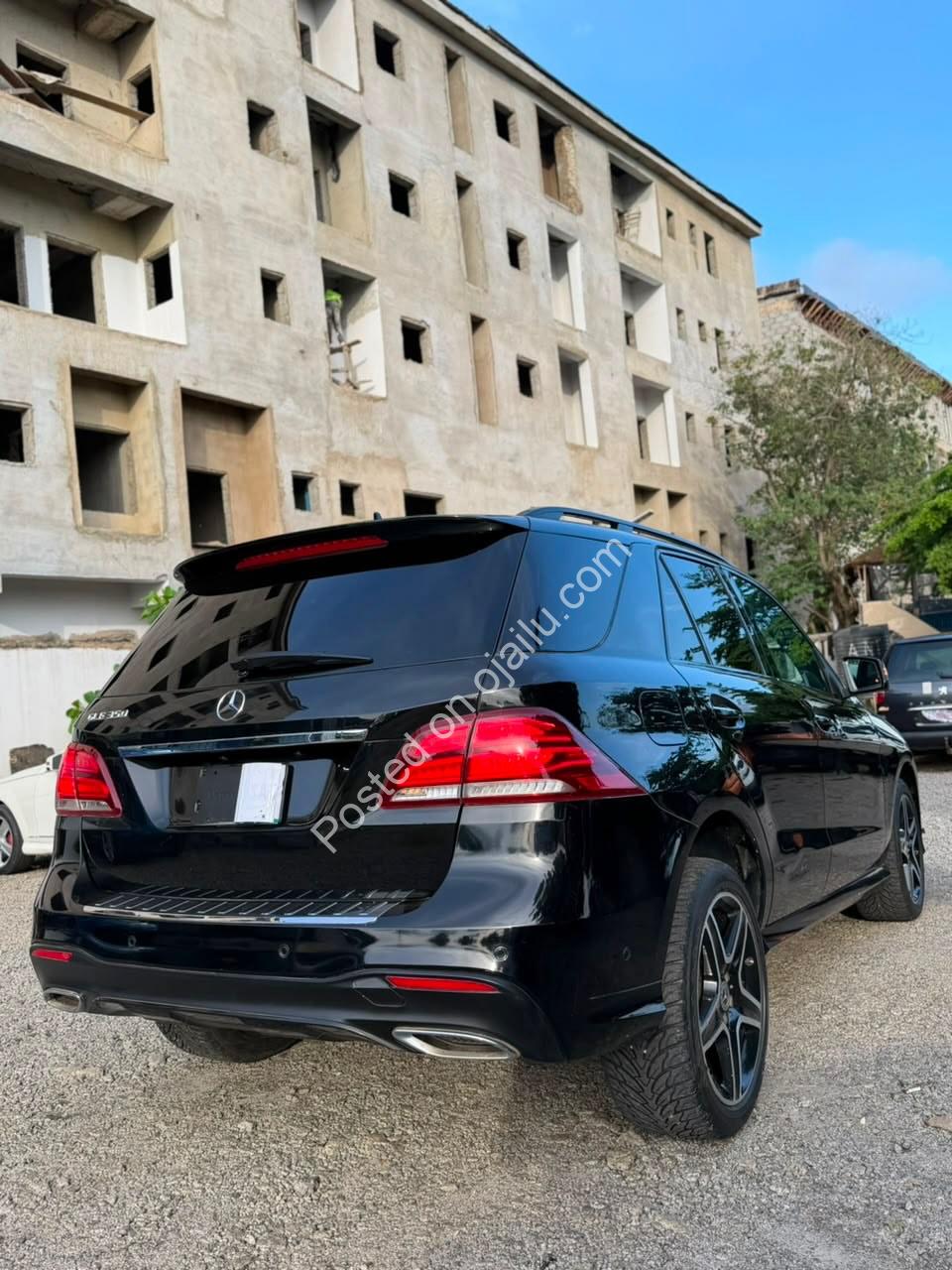 **2018 Mercedes GLE350 – Mint, Genuine Duty, Panoramic Roof**