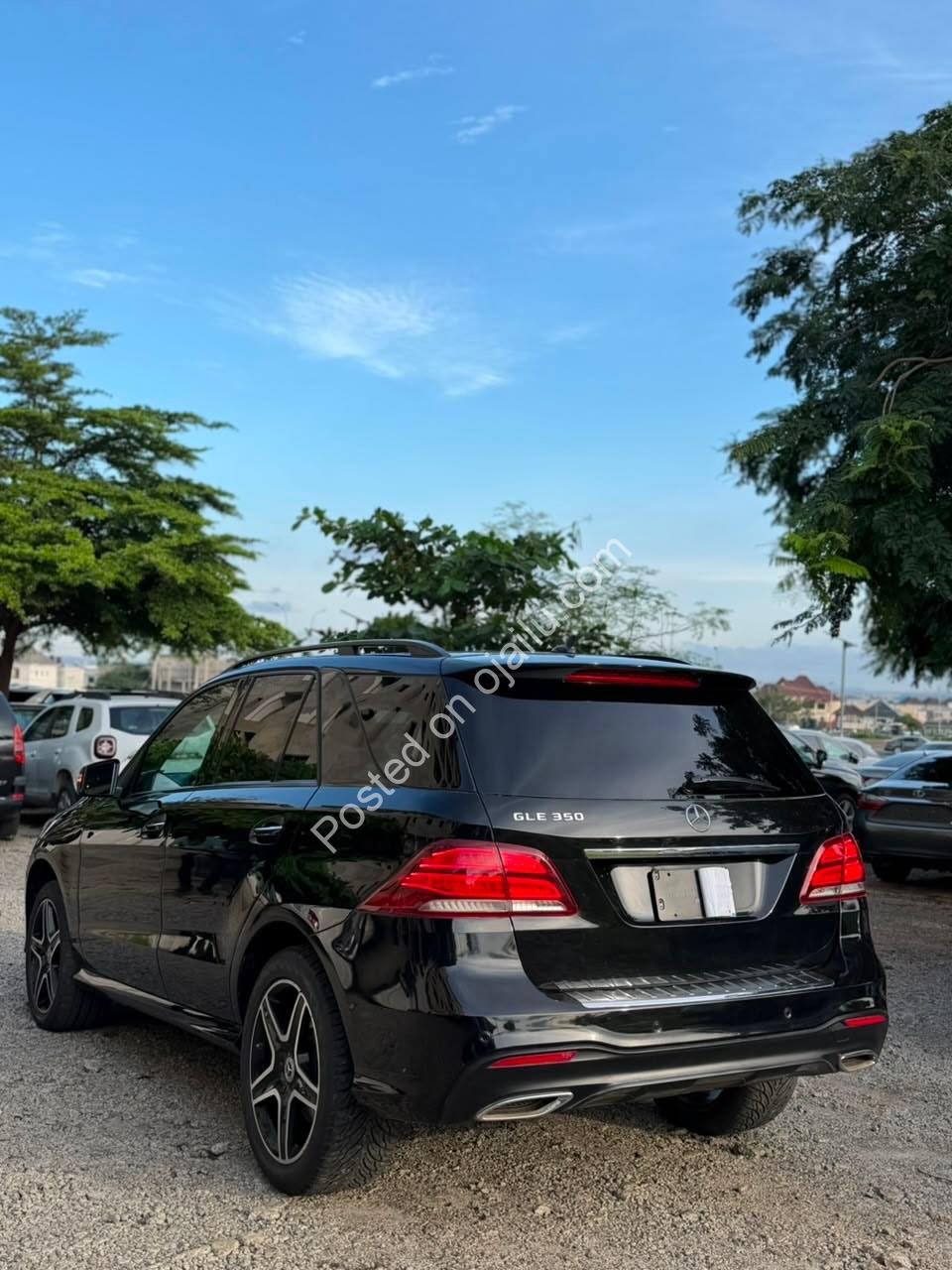 **2018 Mercedes GLE350 – Mint, Genuine Duty, Panoramic Roof**