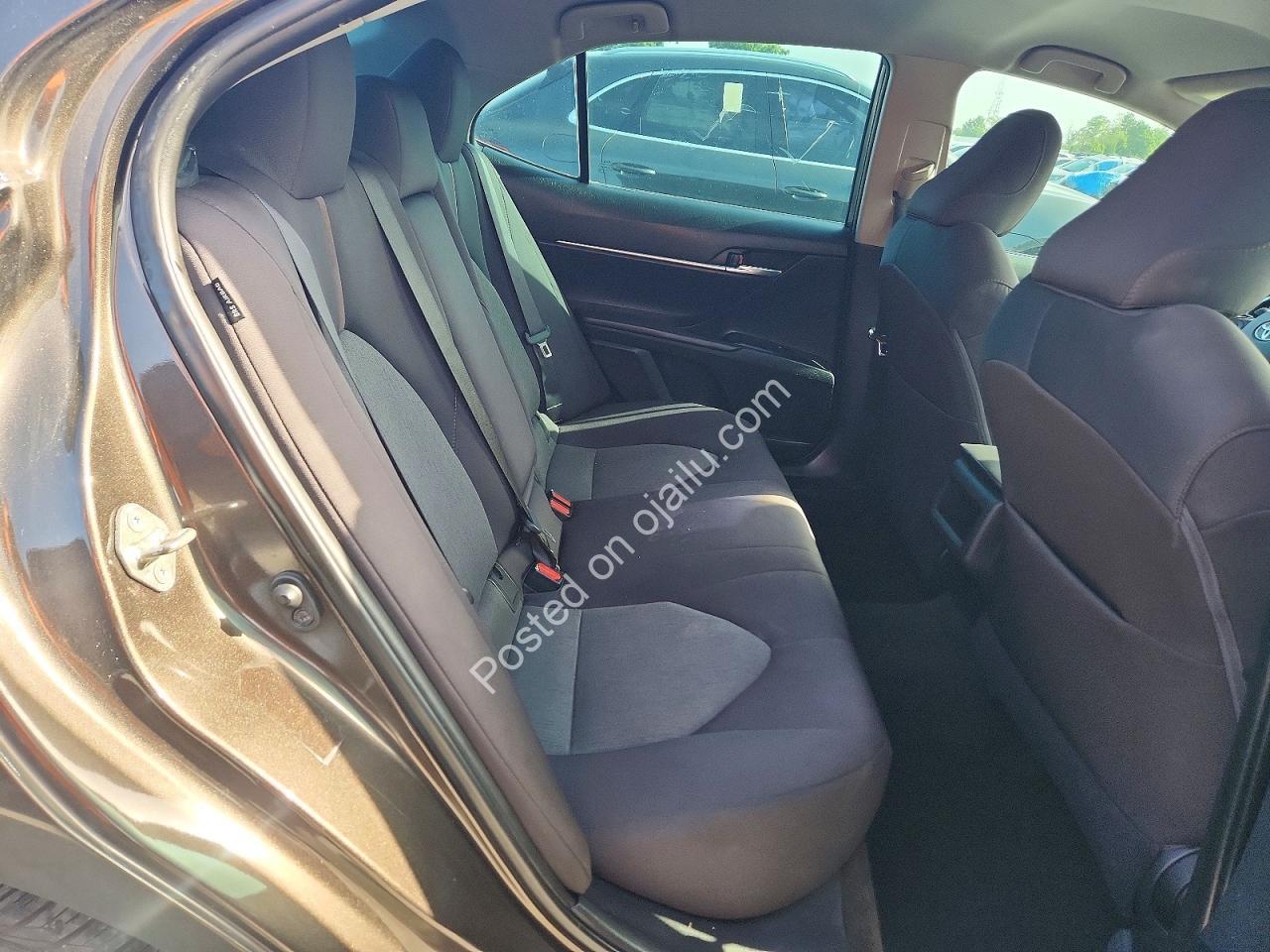 2018 Toyota Camry LE: Imported, Clear, Drives Smoothly