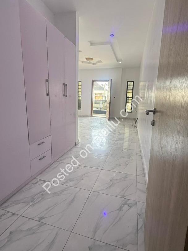 Alone in Ikota GRA: 4-Bed Powerhouse