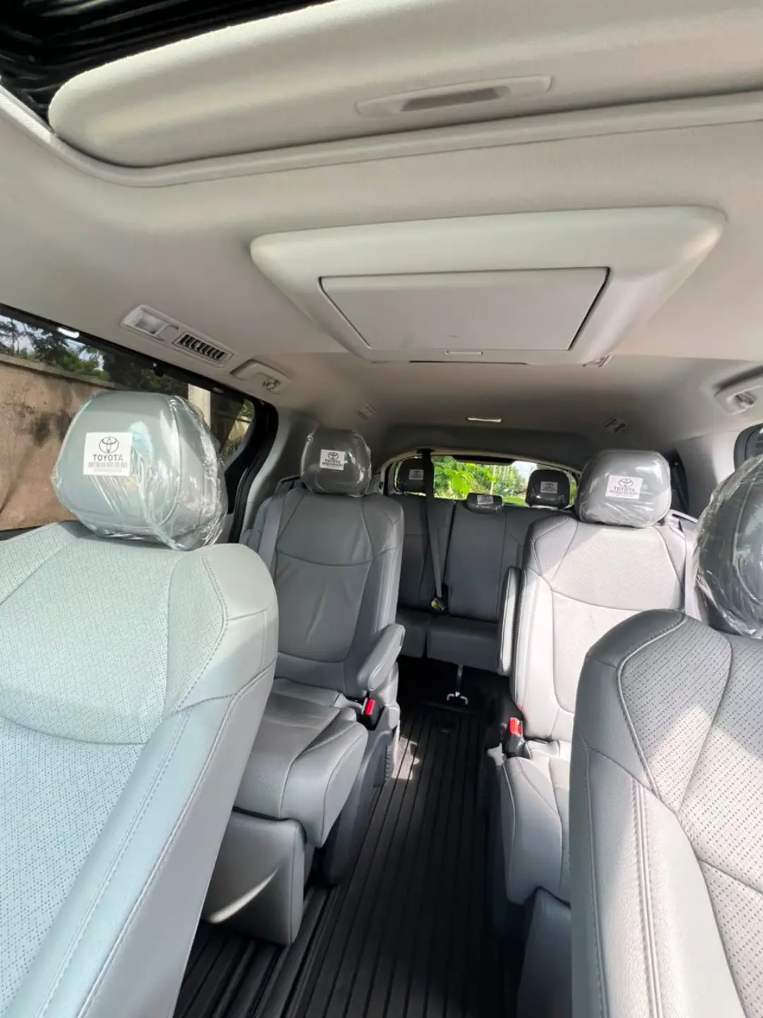 Your Premium Family Powerhouse is Here—Drive the 2024 Toyota Sienna Fully Loaded!