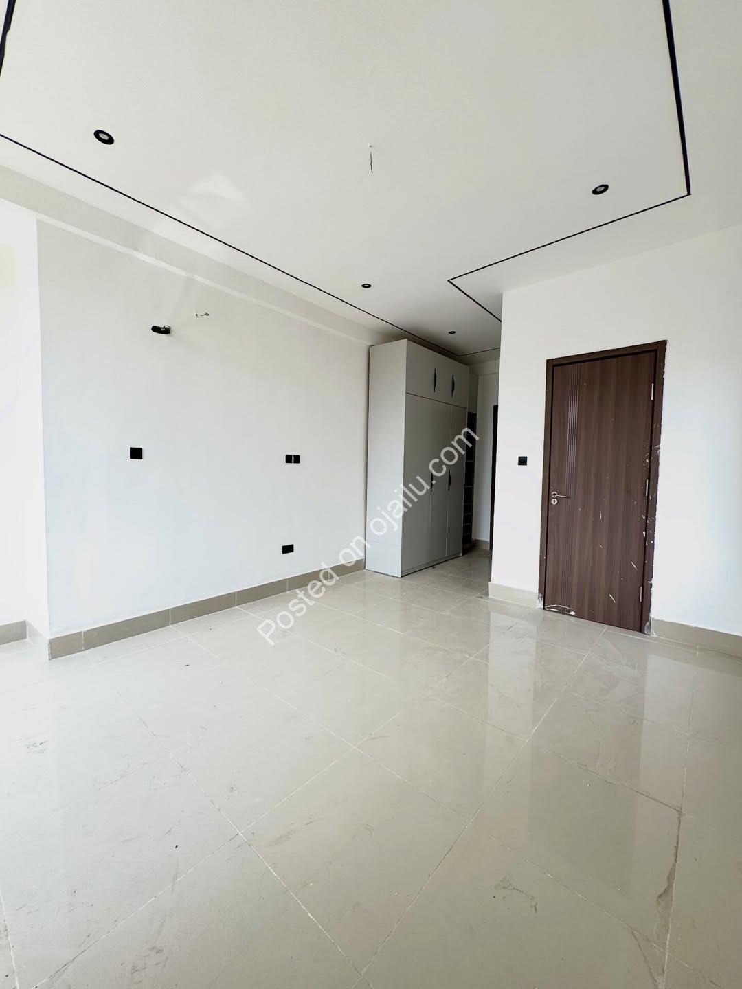 Newly Built Ikate Lekki Gem with Pool & Gym  ‍♂️