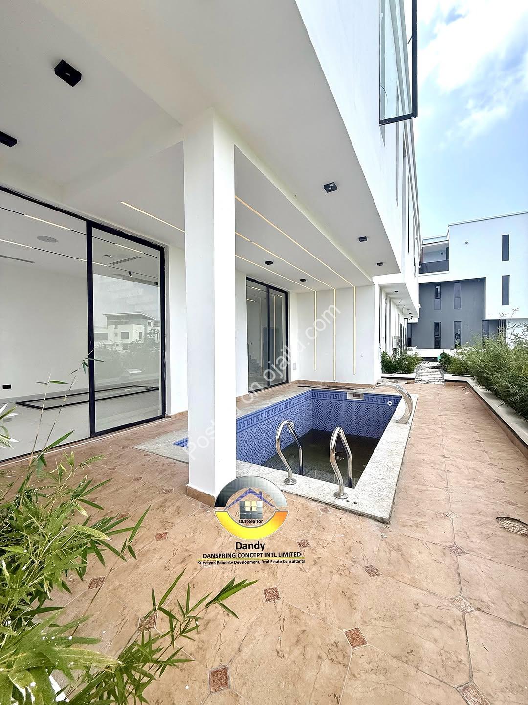 **5-Bed Duplex: Pool, Cinema & Rooftop in Ikate**