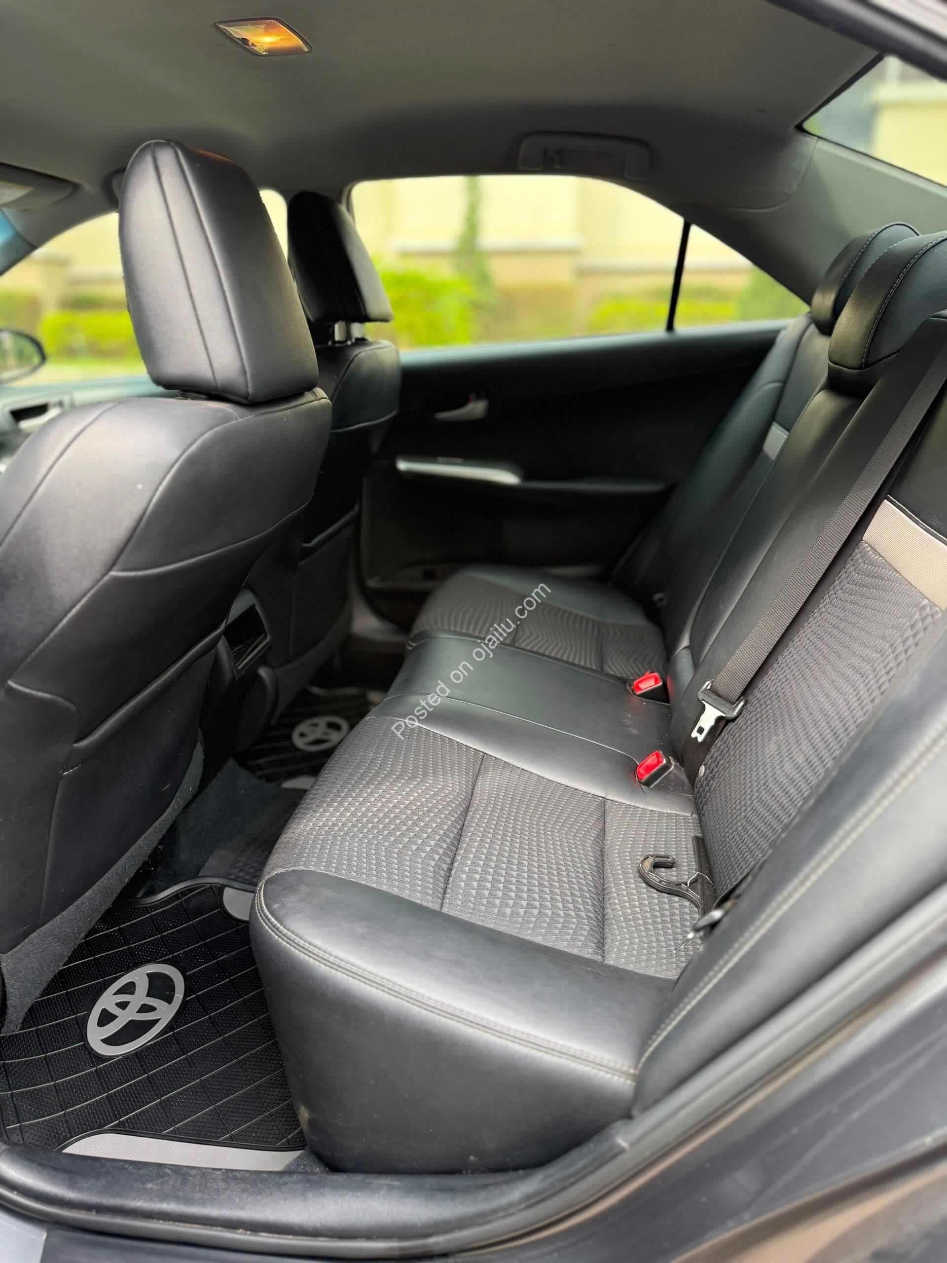 2013 Toyota Camry SE: Luxury & Reliability in Abuja