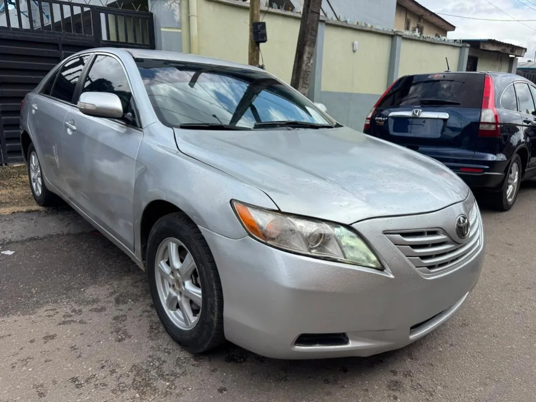 2008 Camry: Bulletproof Engine & Ice-Cold AC!