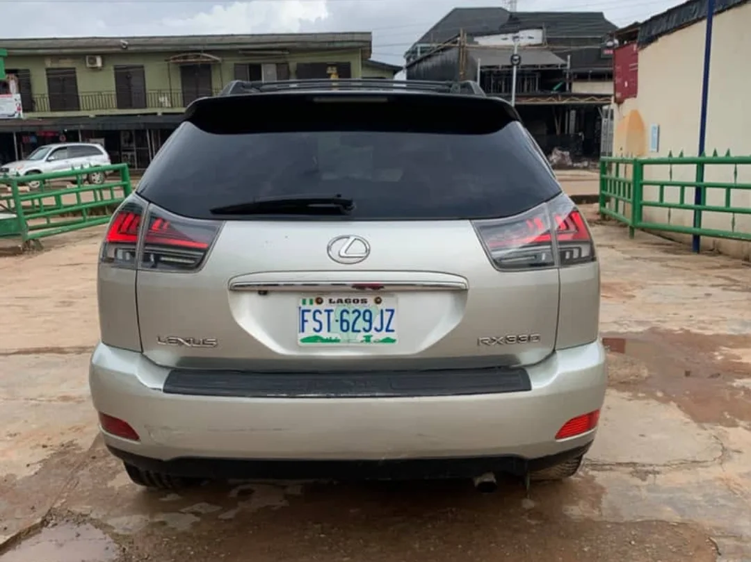 2005 Lexus RX330: Tesla Screen, Icy AC, Perfect Engine – 8.4M