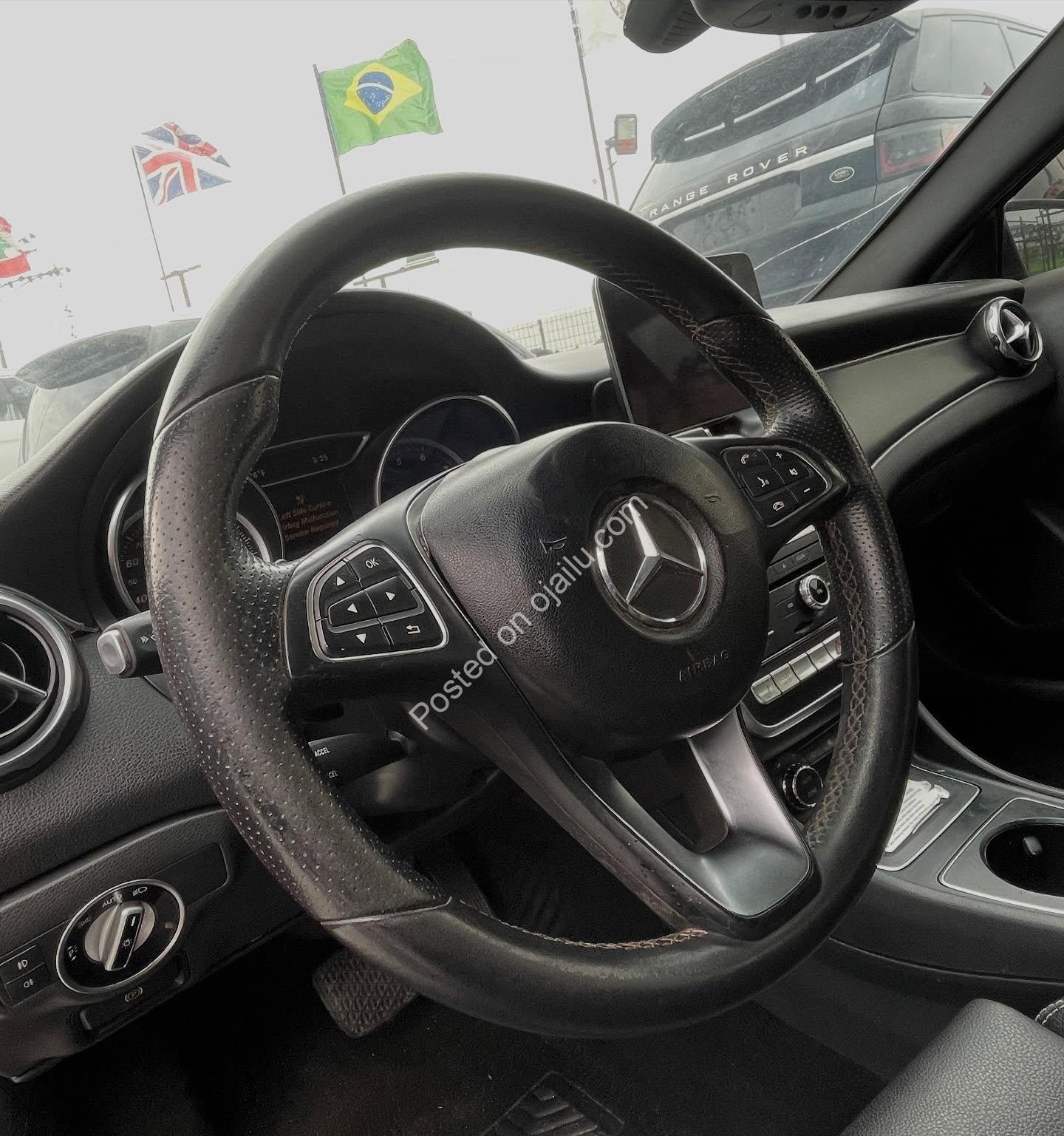 2018 Mercedes GLA250 4Matic: Panoramic Roof & Low Mileage, 12.5M