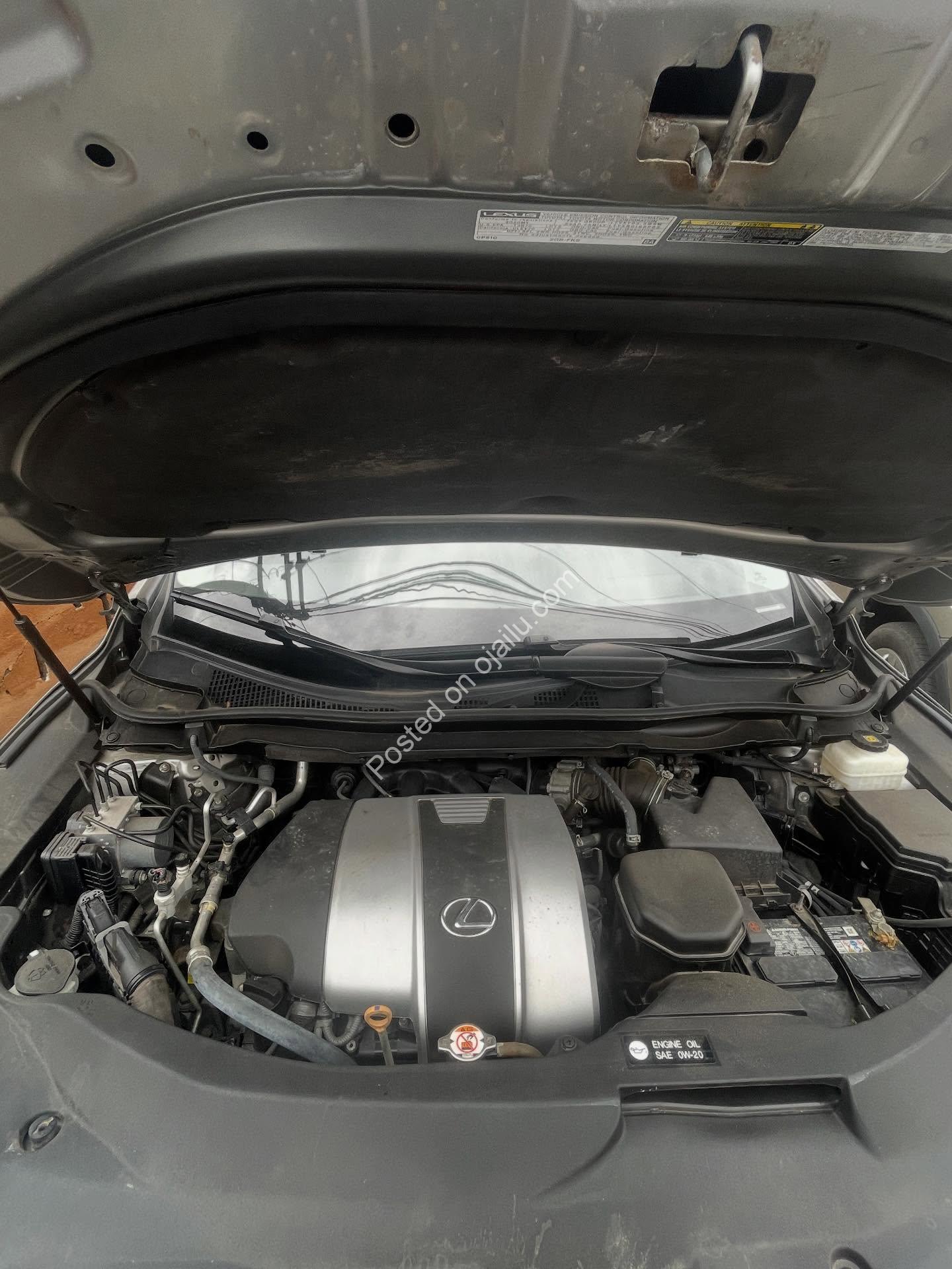 2020 Lexus RX350 Premium: Panoramic Luxury Awaits!