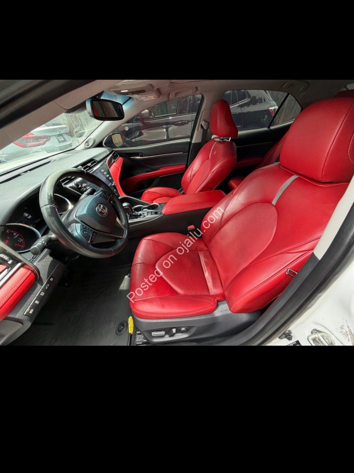 2018 Toyota Camry XSE V6 – Premium & Fully Loaded!