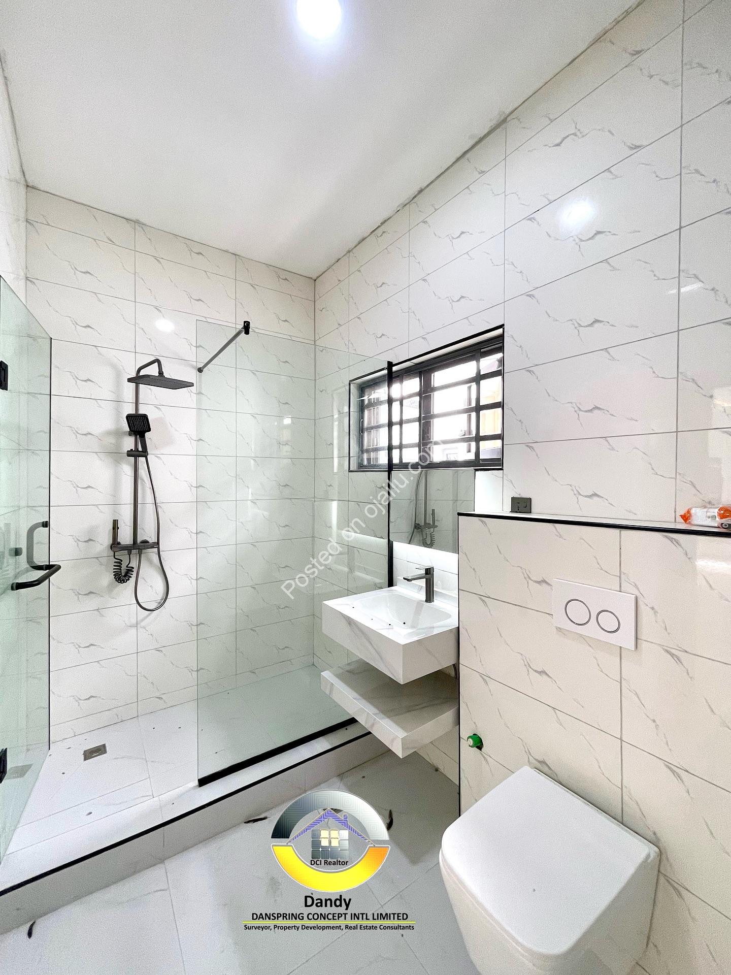 Brand New 5-Bed Duplex with Pool & Fountain in Sangotedo