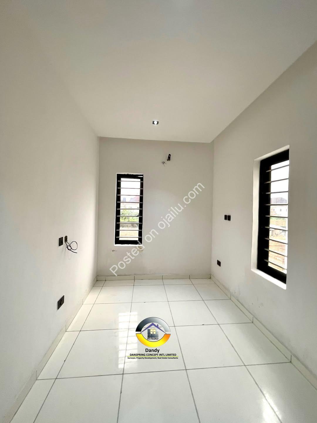 Contemporary 4-Bed Duplex with Smart Home Tech – Sangotedo