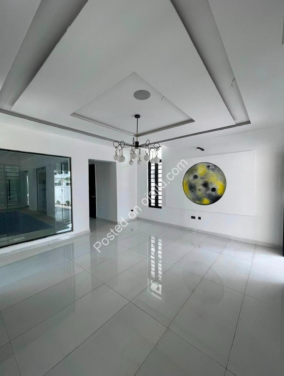 Chevron Lekki 6-Bed: Dream Home Awaits