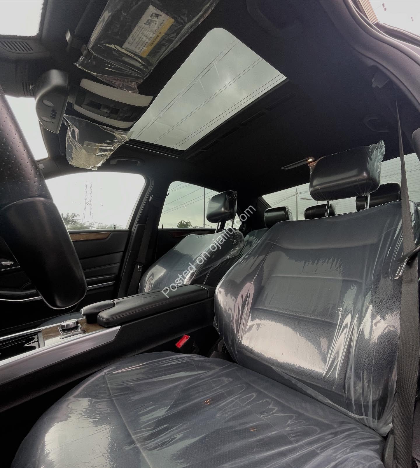2015 Mercedes E350 4MATIC – Sunroof, Keyless Go, 21.5M Only