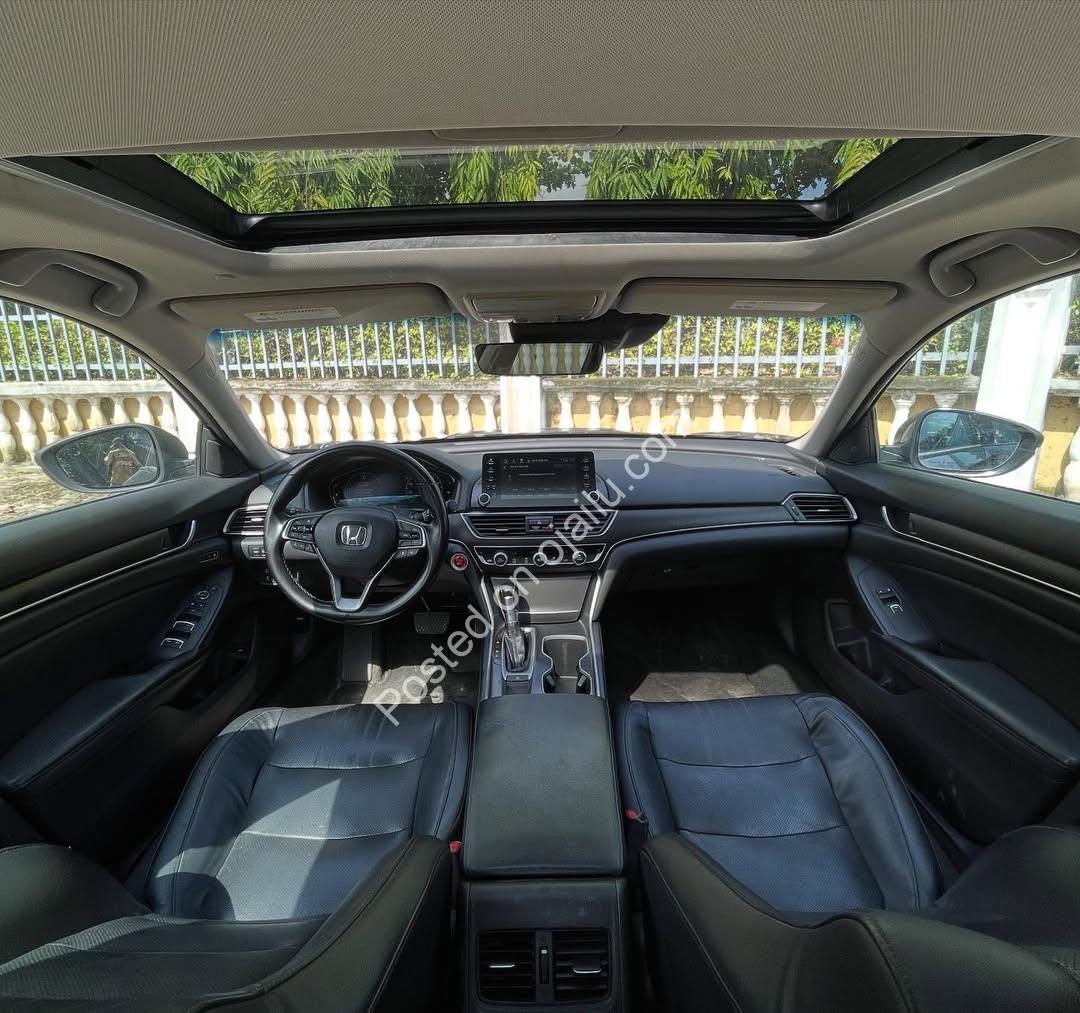 2018 Honda Accord: Sunroof, Keyless Go, 25.3M Only!