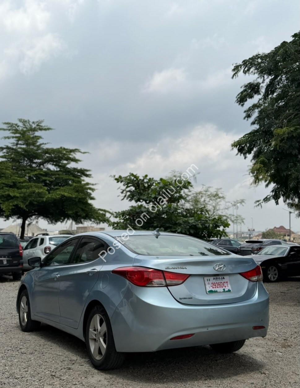 2012 Hyundai Elantra: Super Clean with Reverse Cam.