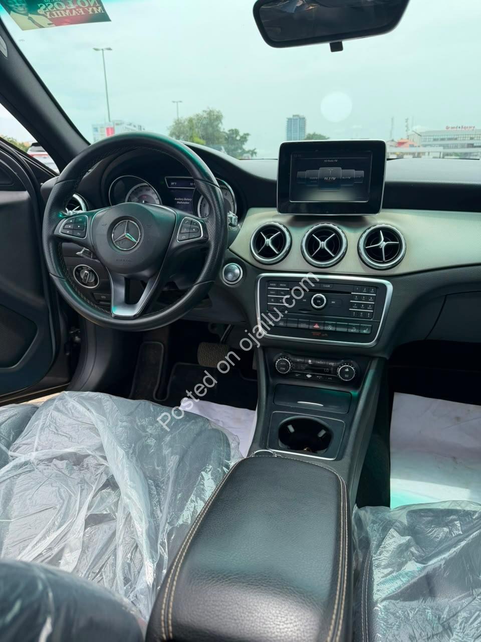 2016 Mercedes GLA250 – Pristine Luxury, Ready to Drive!