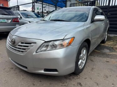 2008 Camry: Bulletproof Engine & Ice-Cold AC!