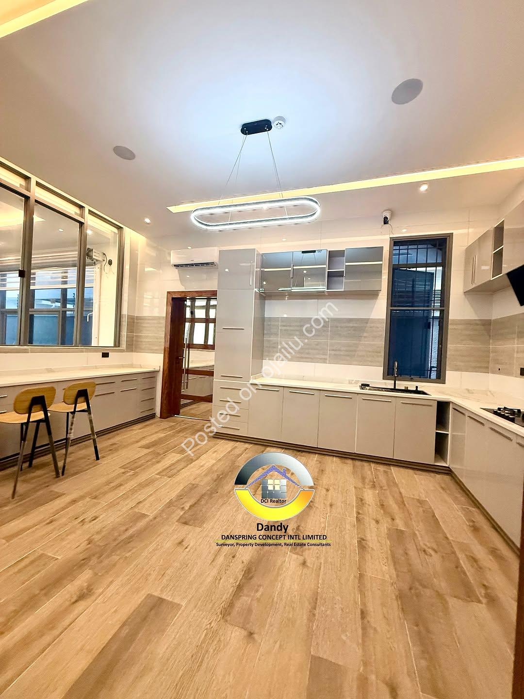 Ikoyi Thrill: 5-Bed with Indoor Pool & Cinema