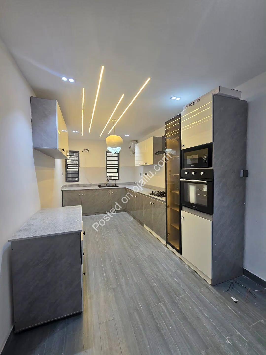 2-Bed Masterpiece: Ensuite Luxury in Yaba