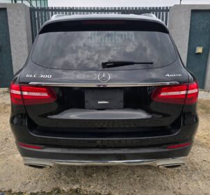 2019 Mercedes GLC300: Luxury