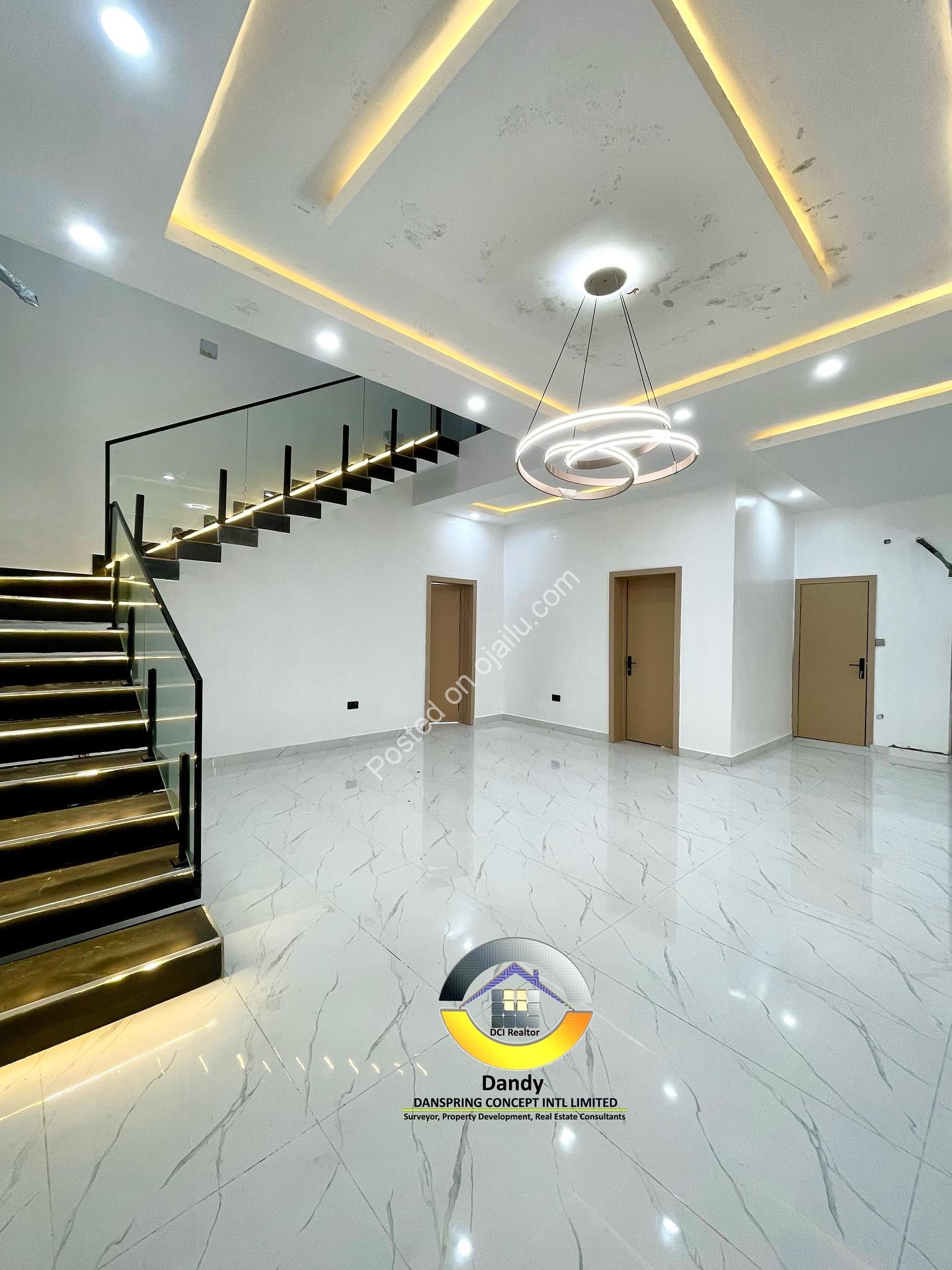 Brand New 5-Bed Duplex with Pool & Fountain in Sangotedo