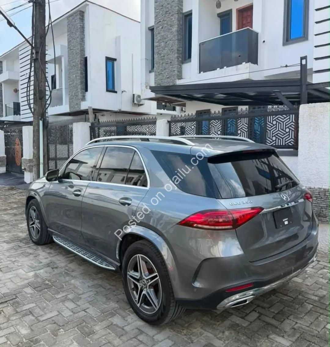 2020 Mercedes GLE350 – Panoramic Roof, Massage Seats, 75M