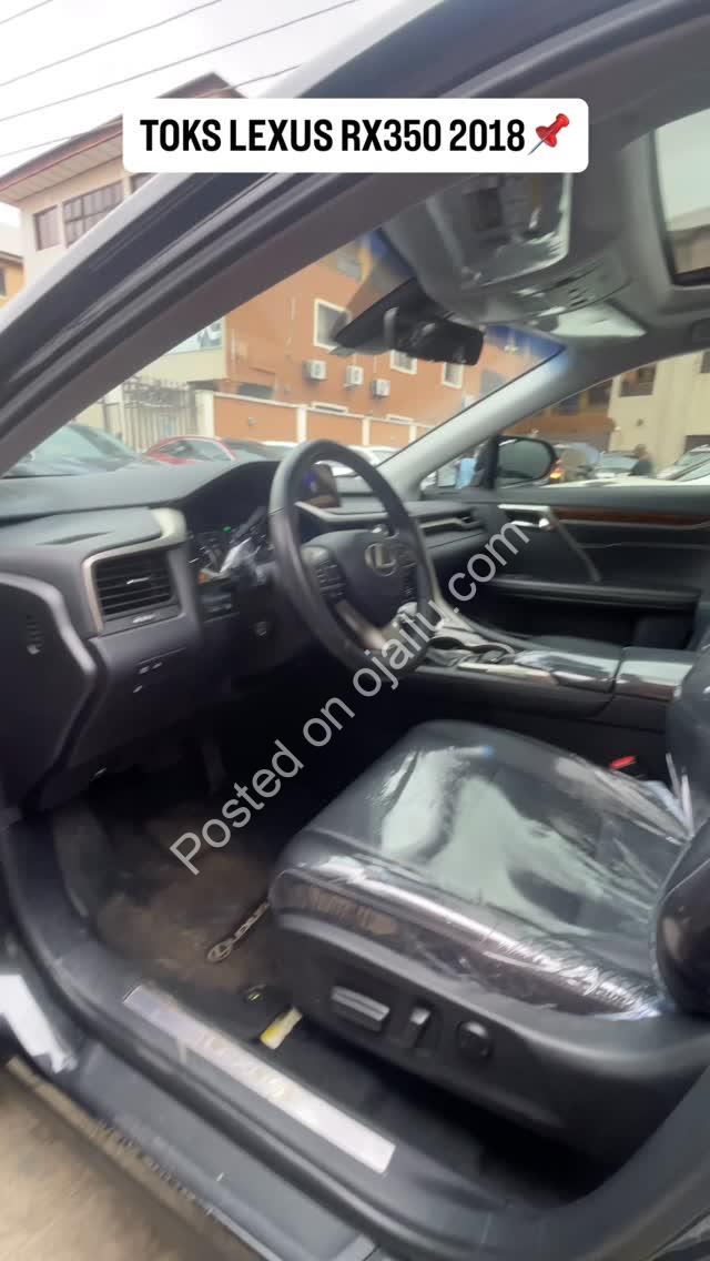 2018 Lexus RX350 – Loaded with Safety & Luxury! Low Mileage.