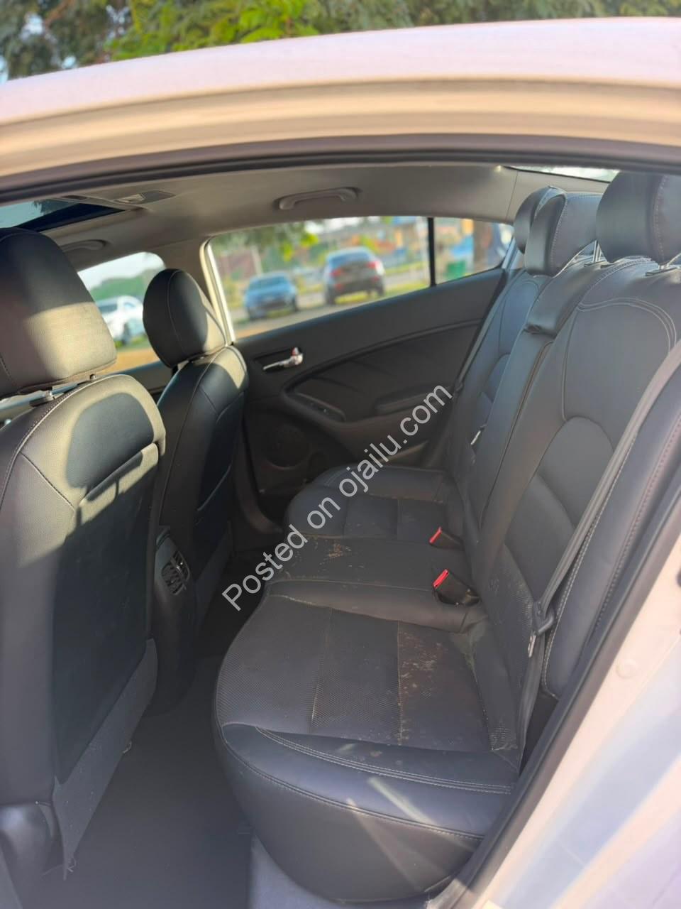 2015 Kia Forte EX: Sunroof & Leather, Abuja