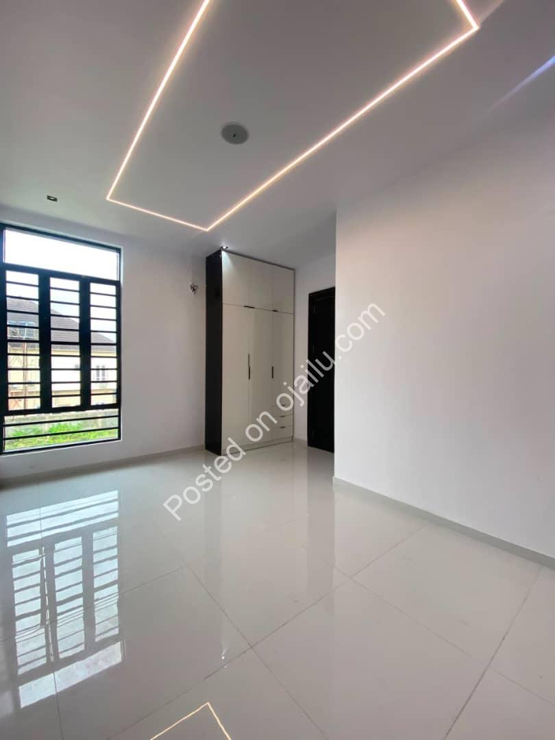 5 Bedroom Masterpiece with Pool in Ologolo