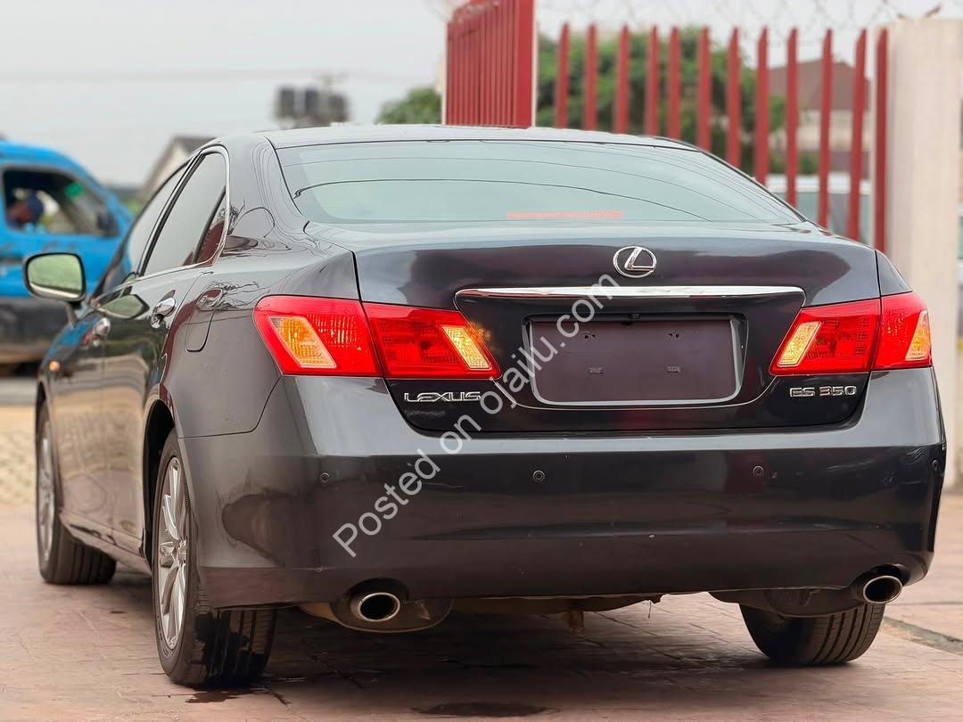 2009 Lexus ES 350: Panoramic Luxury   ₦11.5M