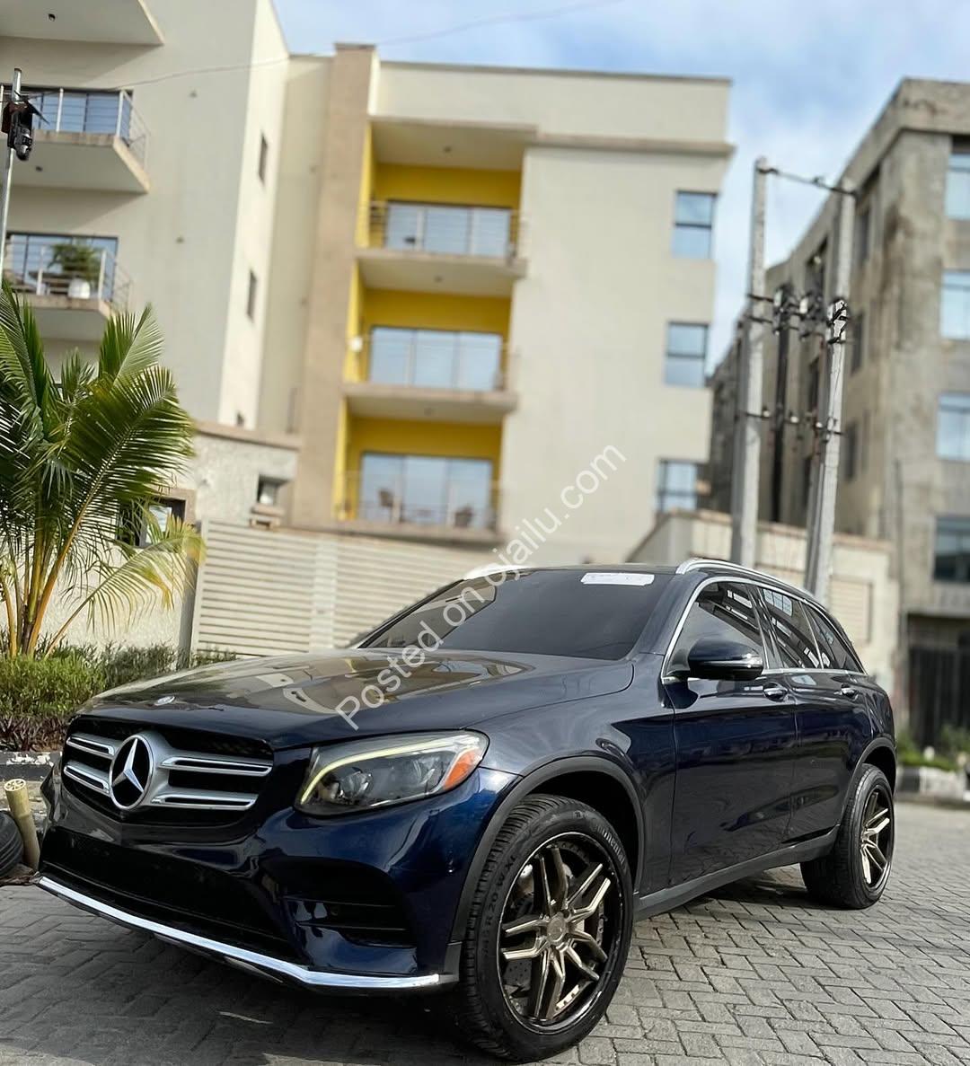 Luxury 2016 GLC300 4Matic – Panoramic Roof & 360° Camera