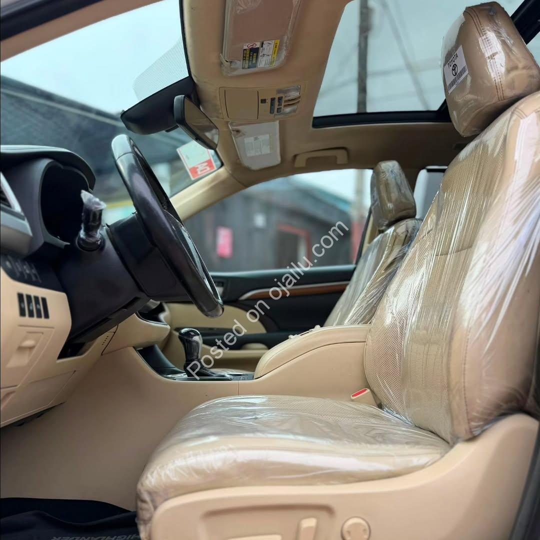 2017 Toyota Highlander Fully Loaded | Pristine