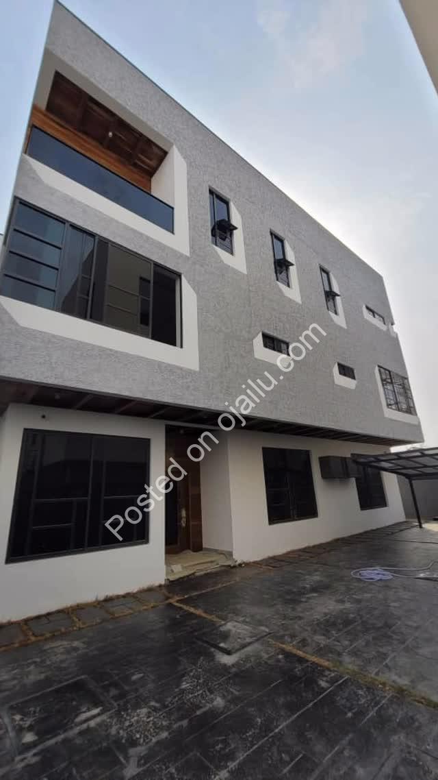 Smart 5-Bed Ikoyi Haven: Cinema, Pool, Gym & Lift