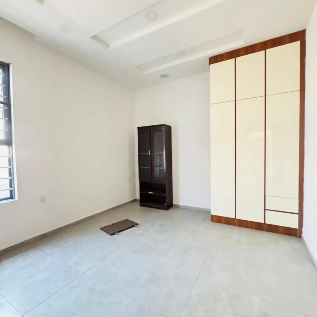 New 4-Bed Semiclassic in Lekki Phase 1 w/ BQ