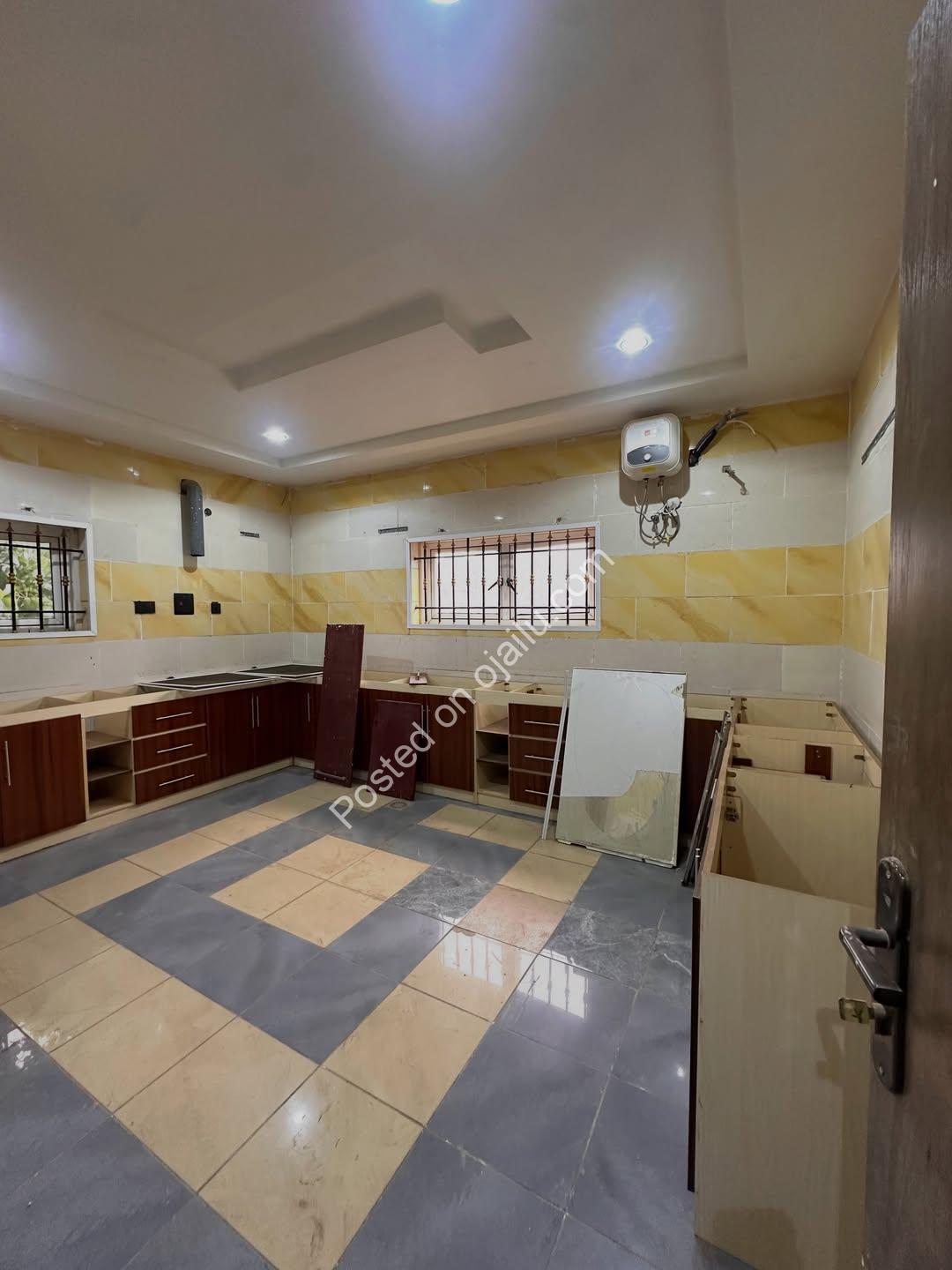 Asokoro 6-Bed Duplex: Pool, BQ & More!