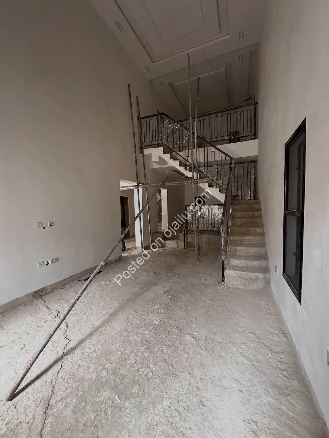 Asokoro 6-Bed Duplex: Move-In Ready & Secure