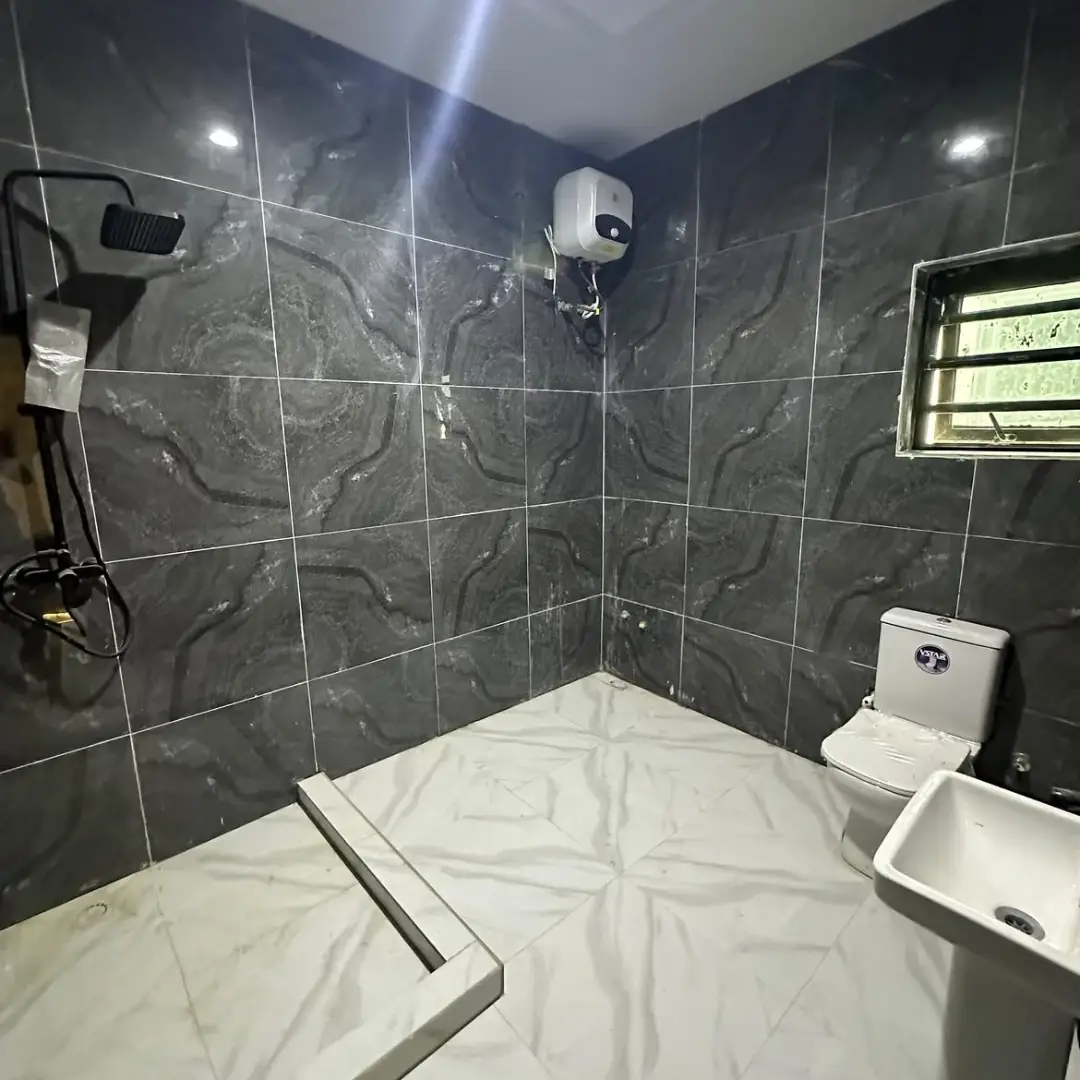 Own Port Harcourt’s Finest: 4 Ensuite Bedrooms in Secure Akwaka!