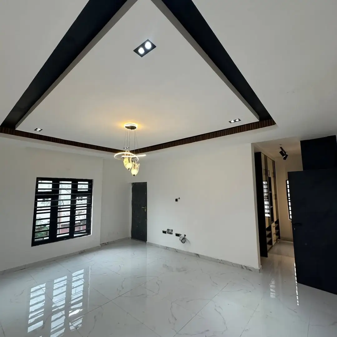 Own Port Harcourt’s Finest: 4 Ensuite Bedrooms in Secure Akwaka!