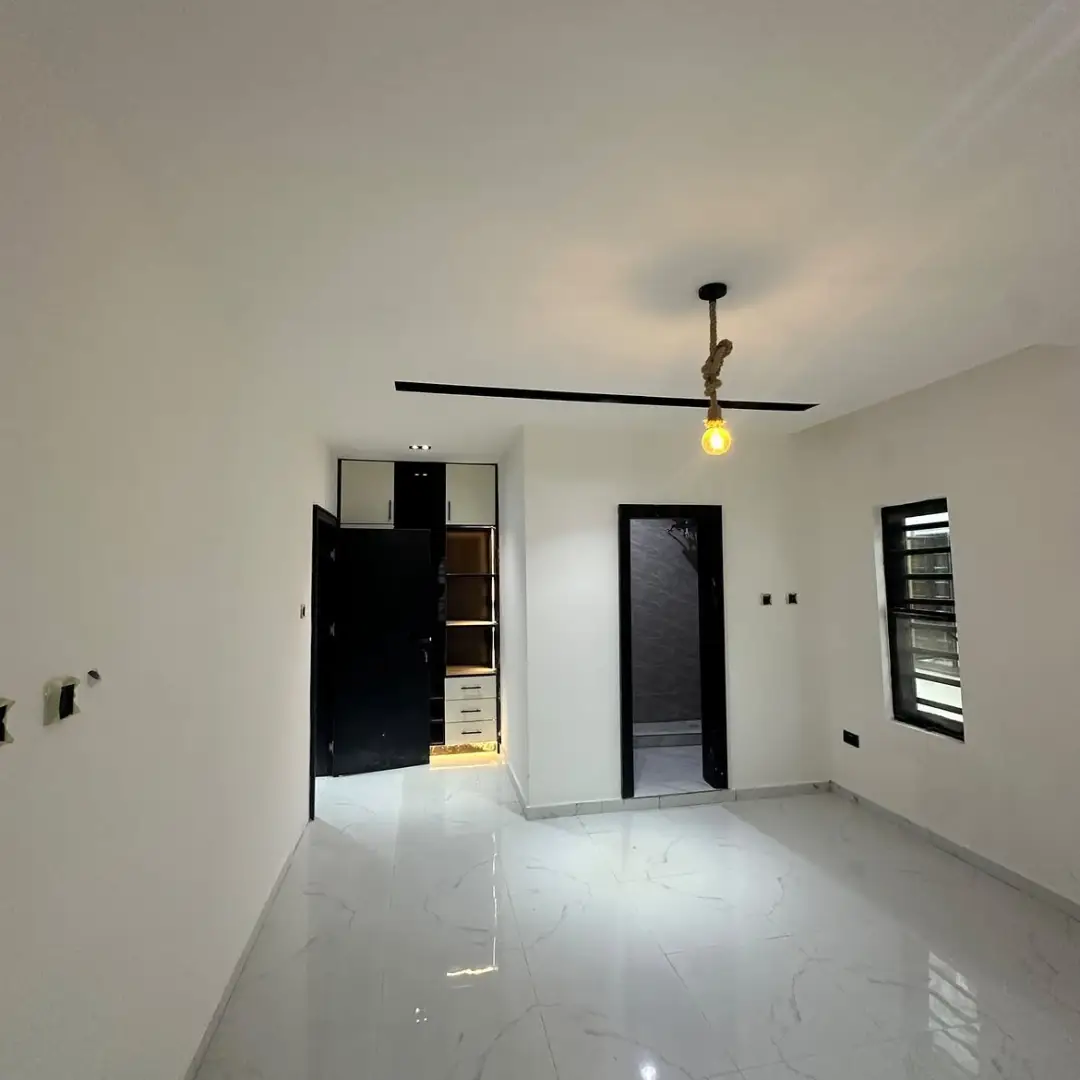 Own Port Harcourt’s Finest: 4 Ensuite Bedrooms in Secure Akwaka!