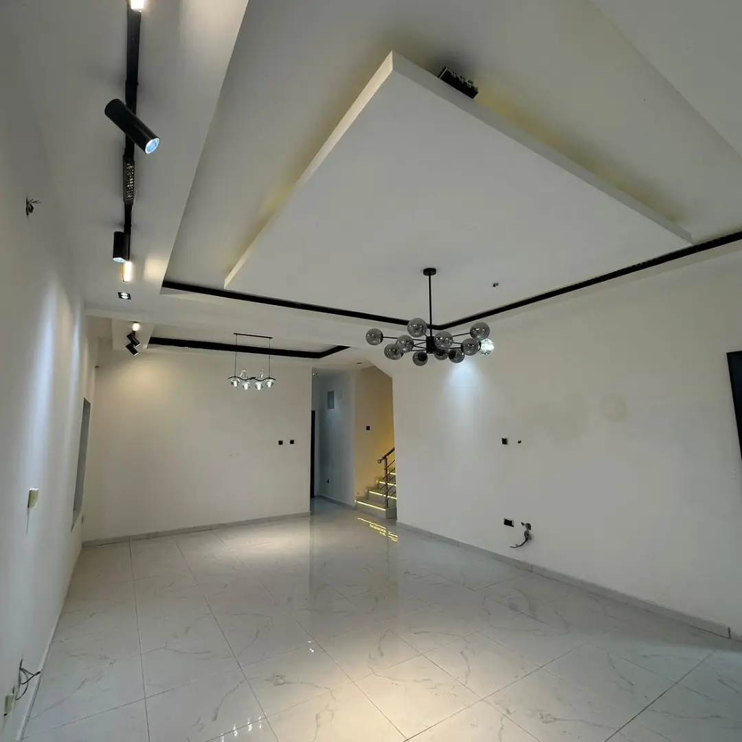 Own Port Harcourt’s Finest: 4 Ensuite Bedrooms in Secure Akwaka!
