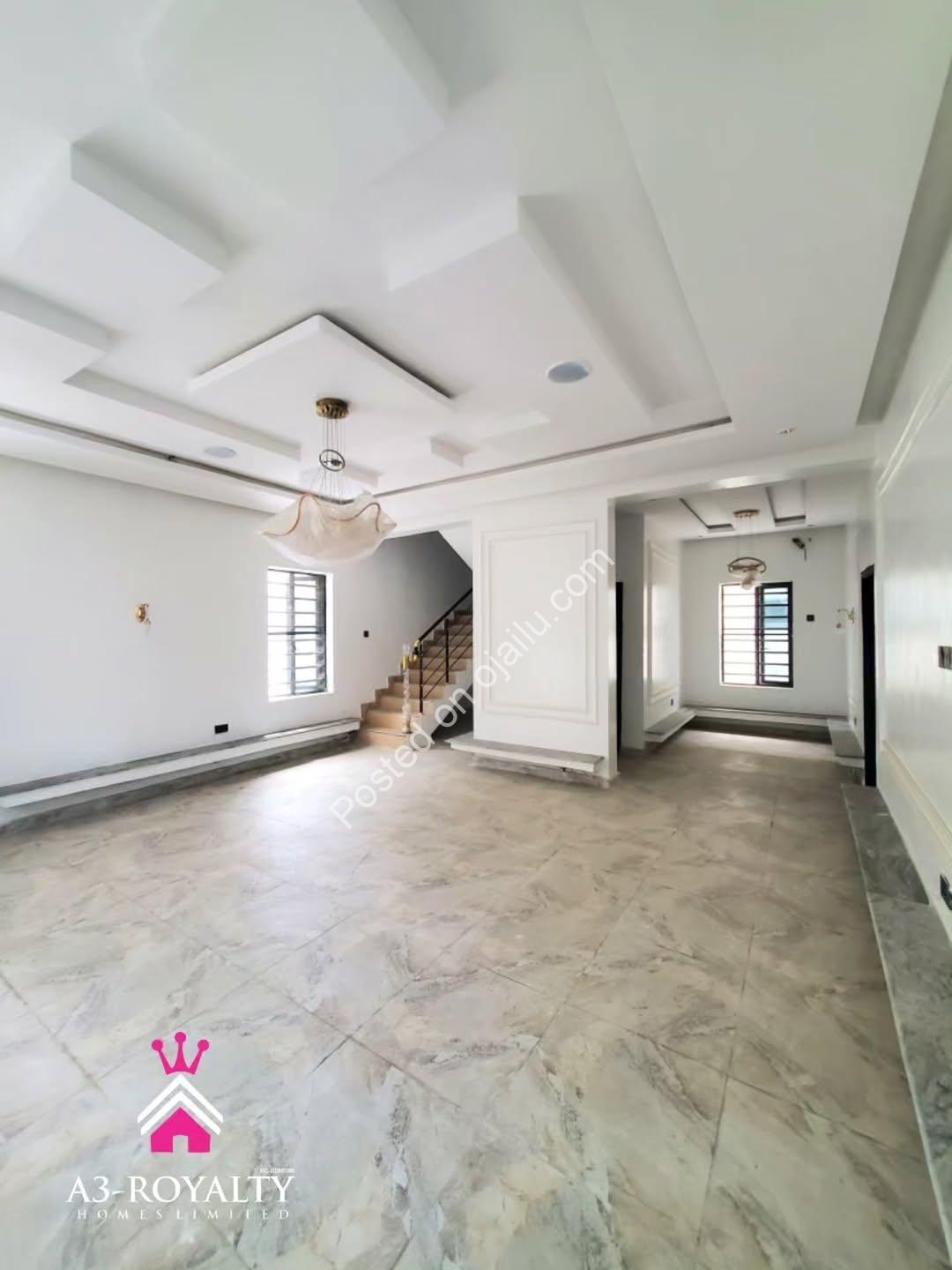 Move-In Ready: 4-Bed Detached Duplex w/ Pool