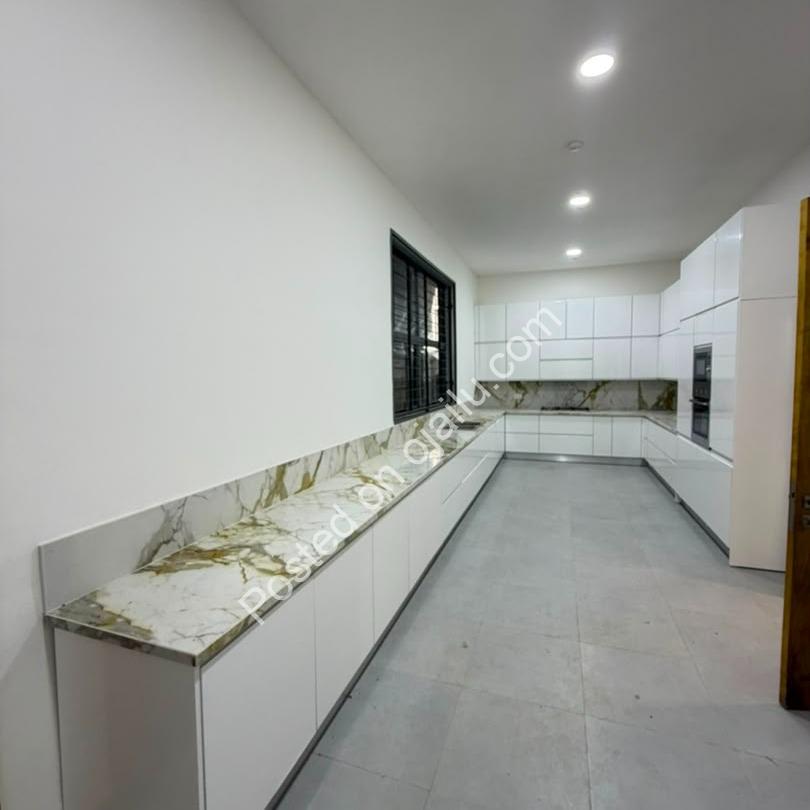 Ikoyi’s Finest: 5-Bed Smart Duplex with Cinema & Pool