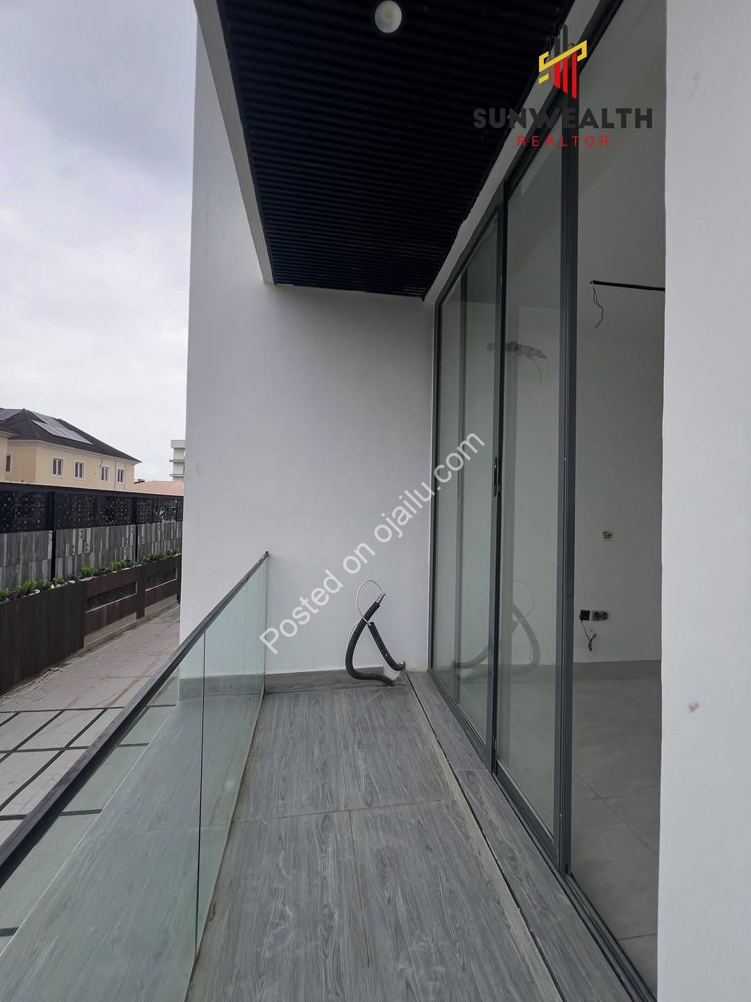 Ikoyi’s Finest: Detached Duplexes with Pool