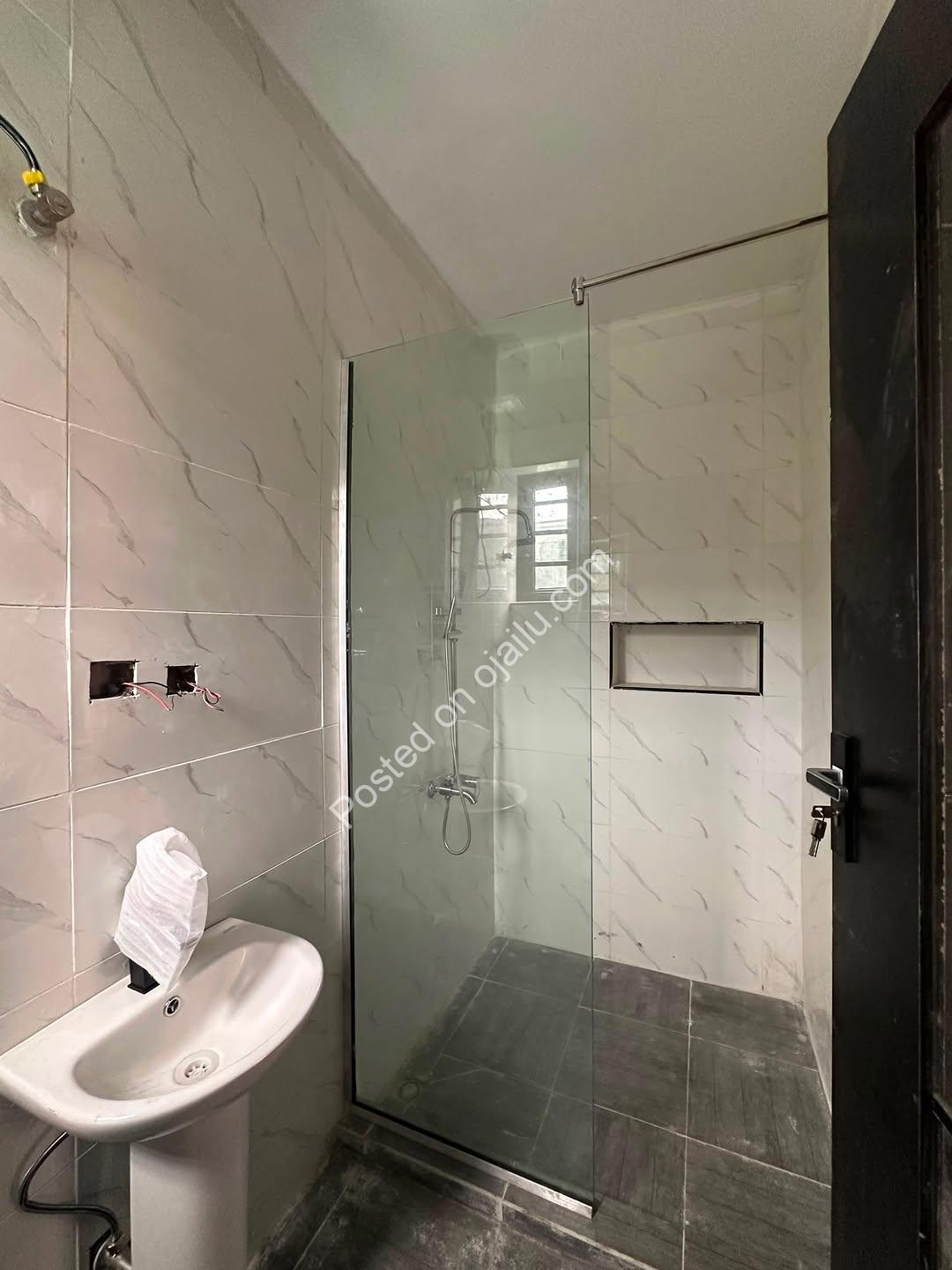 2-Bed Ensuite Short-Let Goldmine in Ikate Lekki